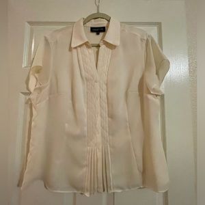 Jones New York Platinum Collection cream blouse
